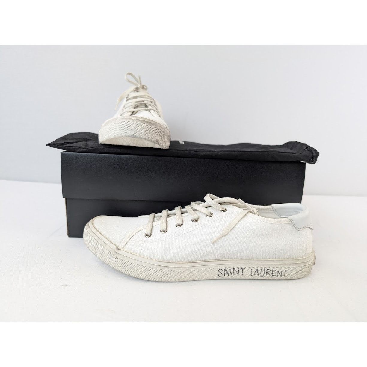 o1rshd1 Malibu Low-Top Sneakers in Blanc Optic