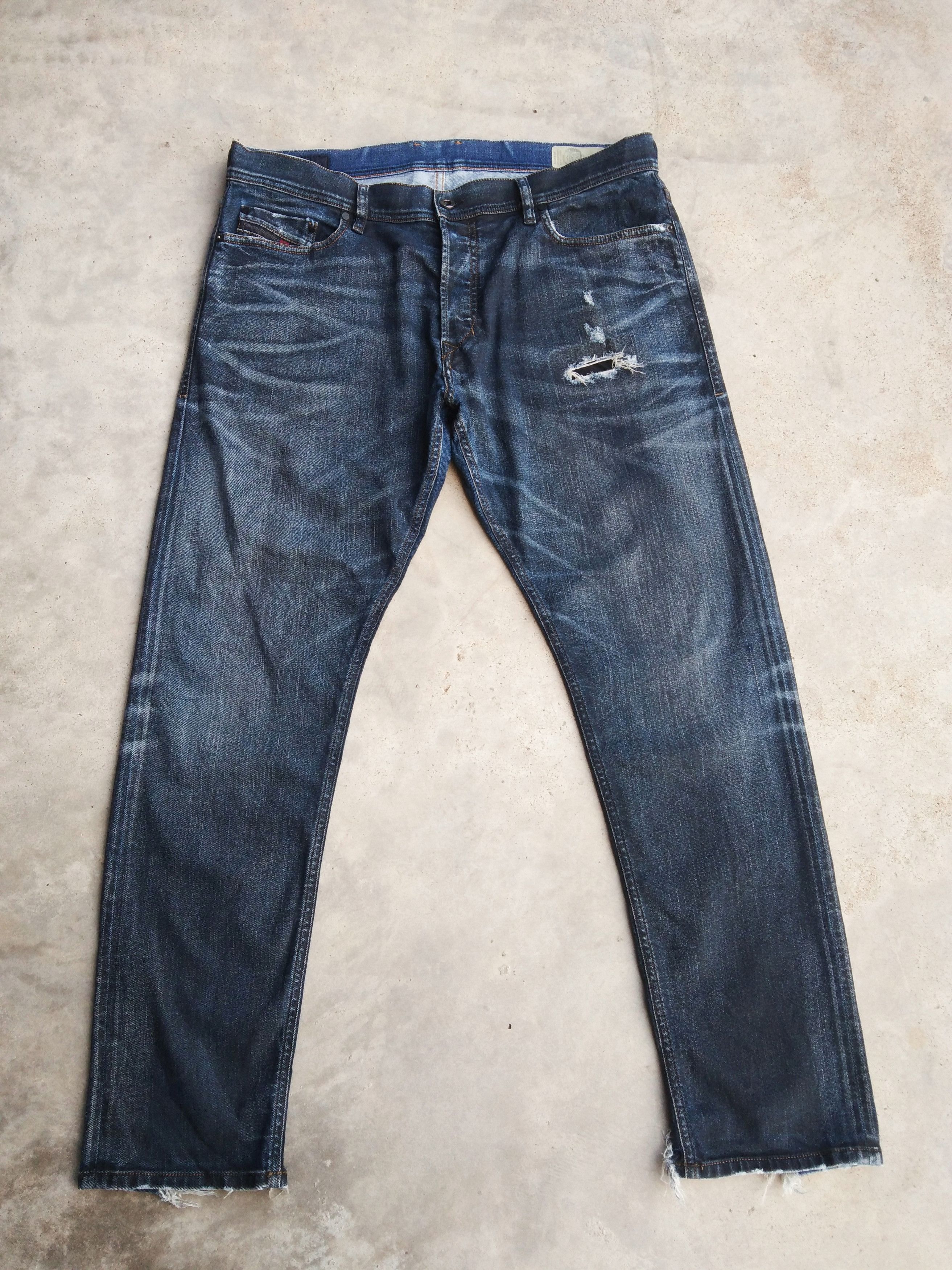 Diesel Vintage Diesel 'TEPPHAR' Denim Blue Distressed Jeans 36x31 Size US 36 / EU 52 - 1 Thumbnail