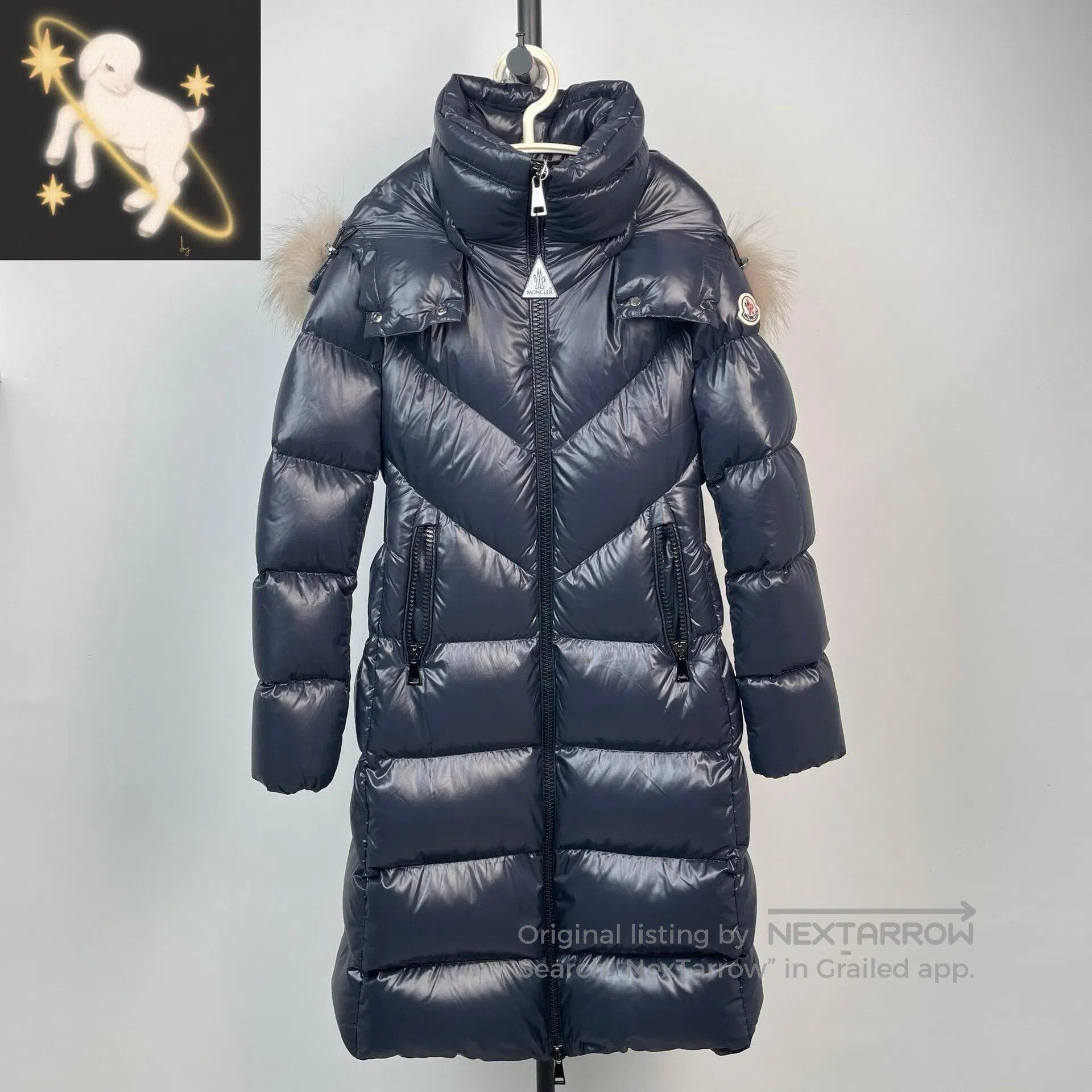 Moncler Moncler Deep blue V-stitched long down jacket with fur col Size XS / US 0-2 / IT 36-38 - 1 Thumbnail