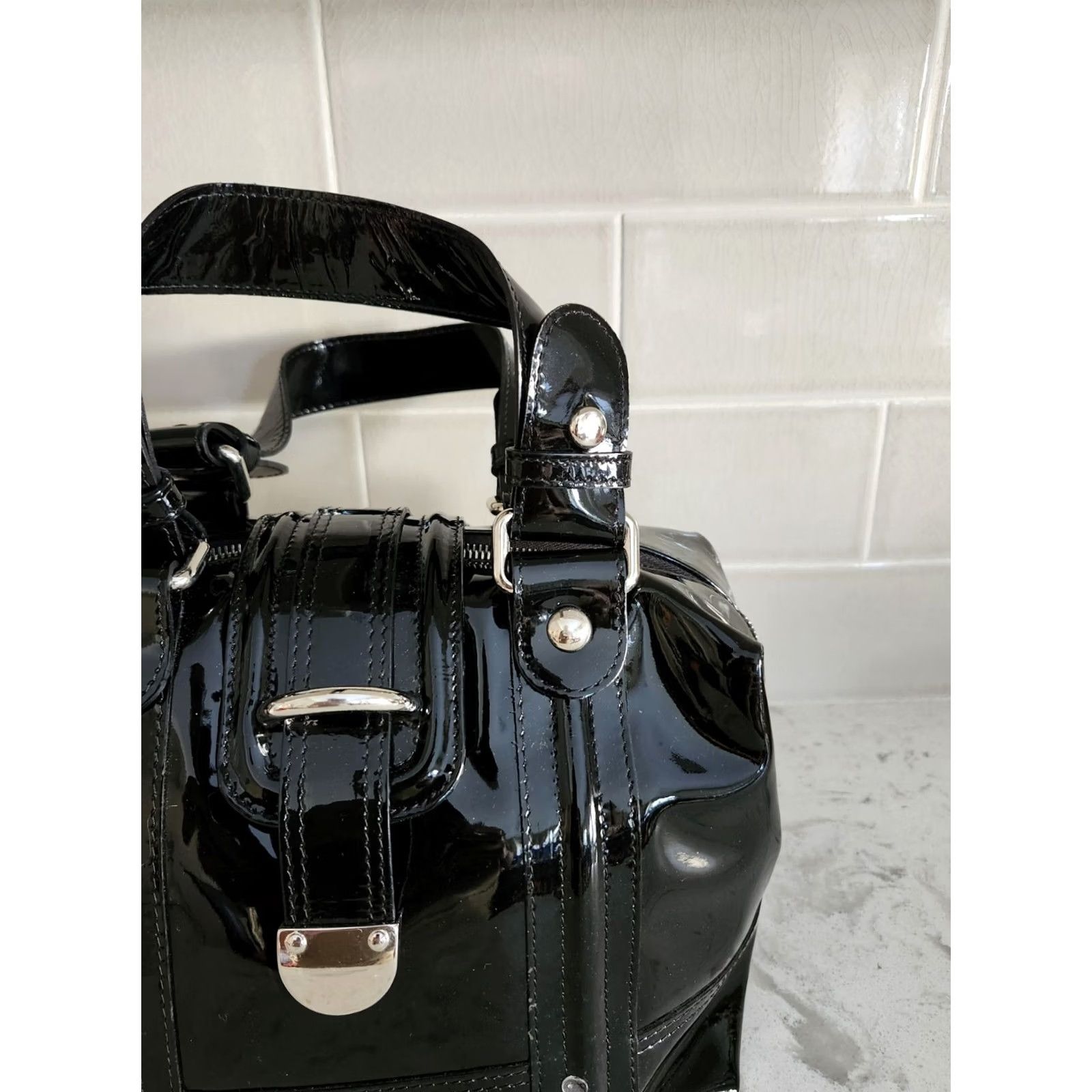 Vintage VIA REPUBBLICA Women's Black Hand Bag Shoulder Bag Medium Black Zip Closure Fashion Handbag Italy Women Contemporary Size ONE SIZE - 4 Thumbnail