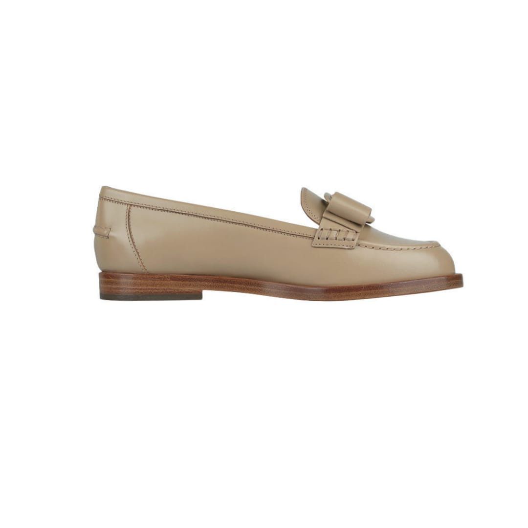 Salvatore Ferragamo o1s1rm0724 Vivaldo Leather Loafers in Ivory Size US 8.5 / IT 38.5 - 1 Thumbnail