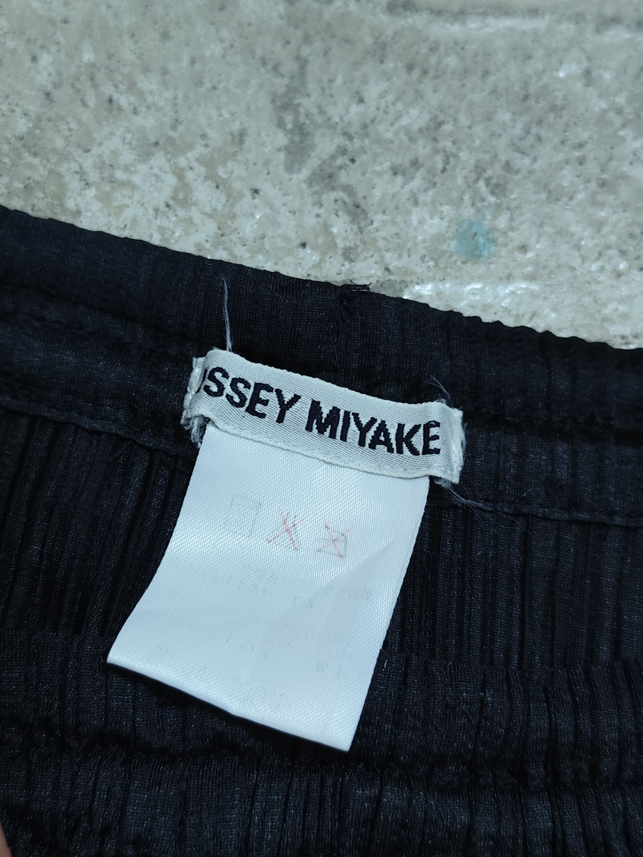 Pleats Please Issey Miyake Issey miyake main line pleated pants Size 26" / US 2 / IT 38 - 10 Thumbnail