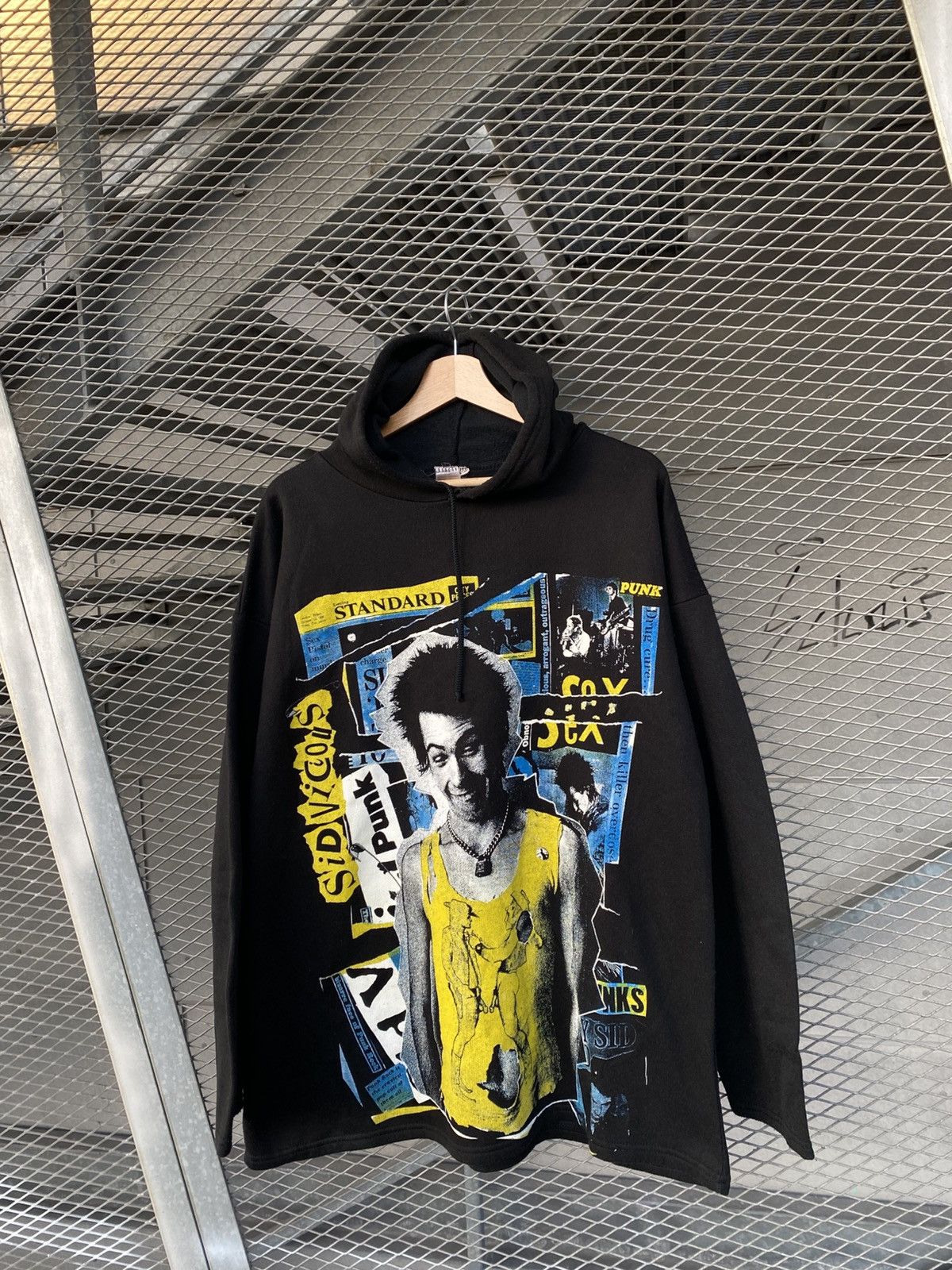 Band Tees Vintage Sex Pistols Sid Vicious Overprinted Hoodie Size US XL / EU 56 / 4 - 2 Thumbnail