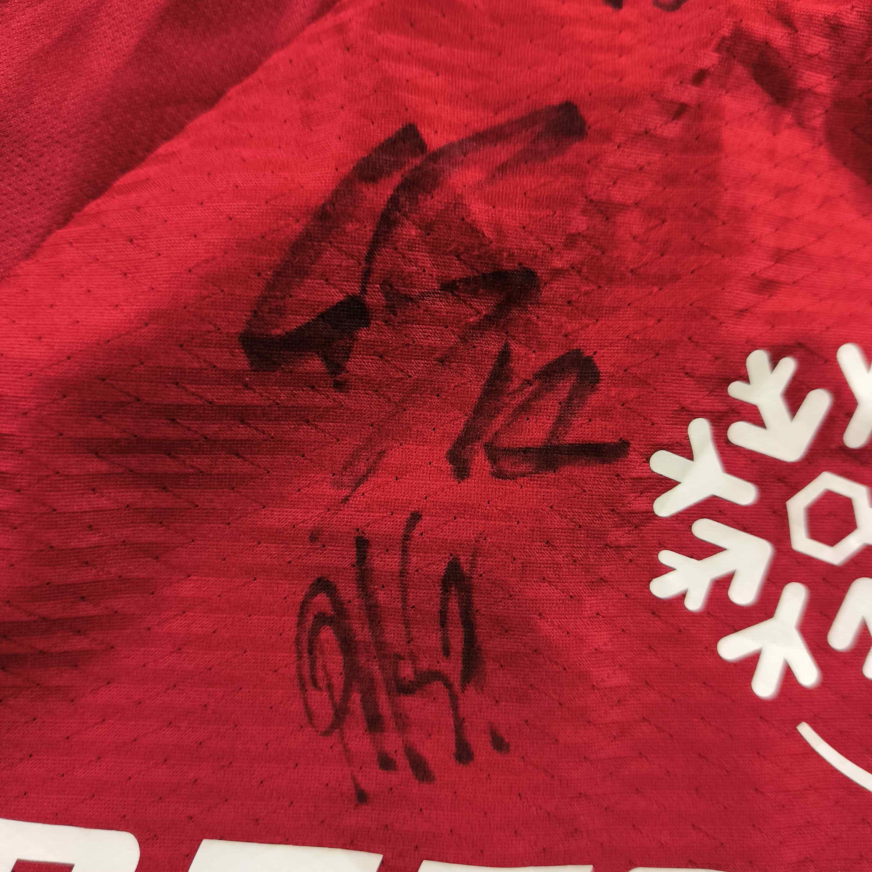 Other SIGNED Adelaide United 20-21 Ucan training football jersey S Size US S / EU 44-46 / 1 - 8 Thumbnail
