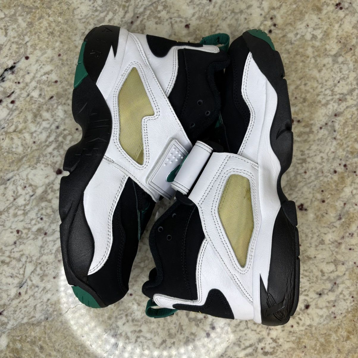 Nike Size 9-Nike Air Diamond Turf 2025 Emerald WORN ONCE WITH BOX Size US 9 / EU 42 - 13 Thumbnail
