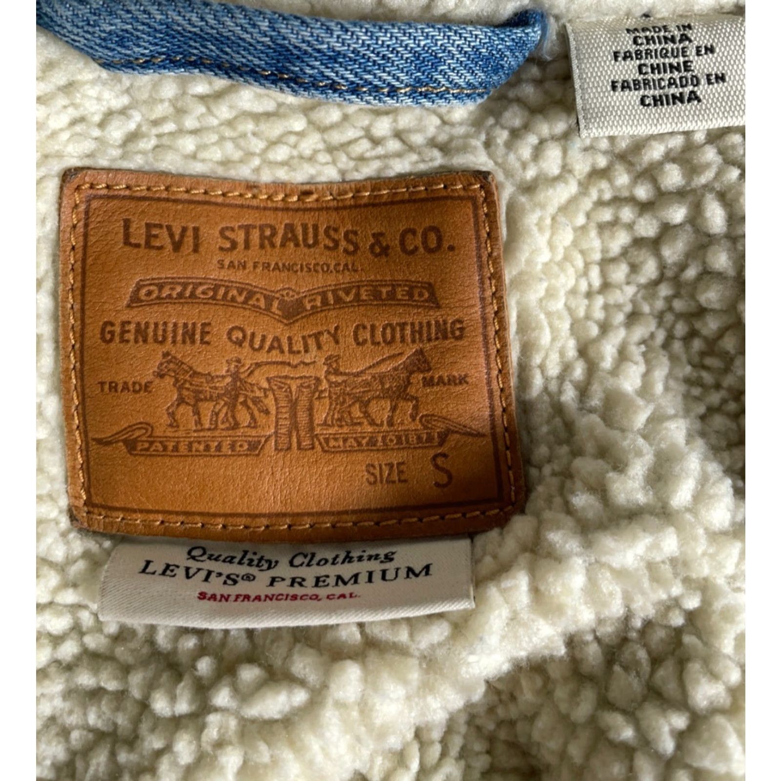Levi's Levi's Premium Sherpa Lined Denim Jacket Men's Small Blue Big E Snap Button Casual Retro 90s Grunge Hipster Jacket Men Small Blue Denim Size US 29 - 4 Thumbnail