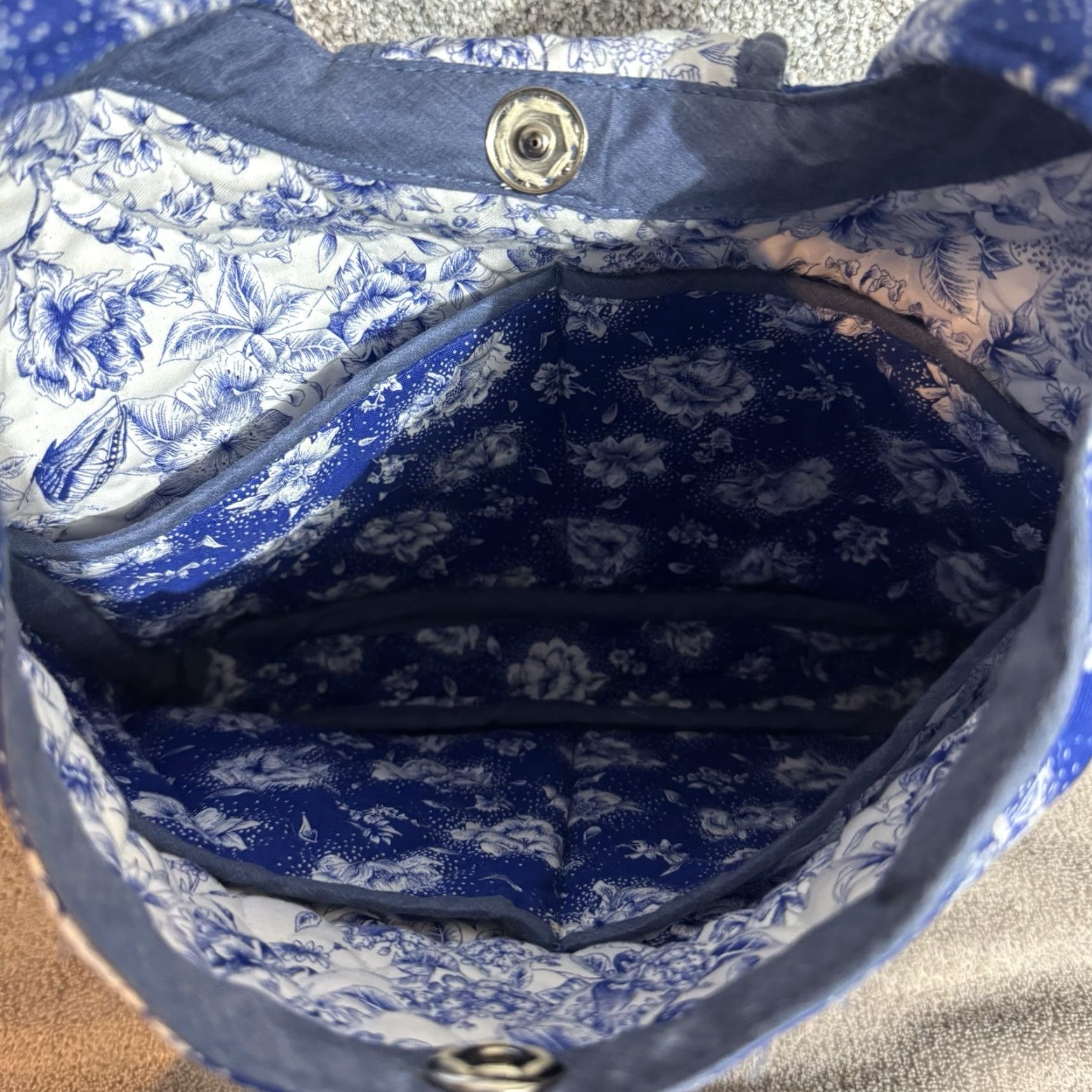 Vintage VINTAGE Floral Shoulder Bag Boho Cottagecore Retro 80s 90s Quilted Fabric Purse Blue Cotton White Strap Womens Size ONE SIZE - 6 Thumbnail