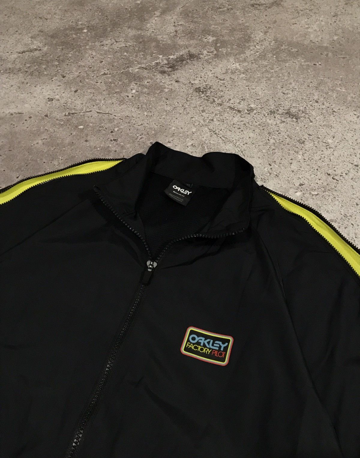 Oakley × Vintage Vintage Light Jacket Oakley Nylon Zip Bomber Jacket Black S Size US S / EU 44-46 / 1 - 3 Thumbnail