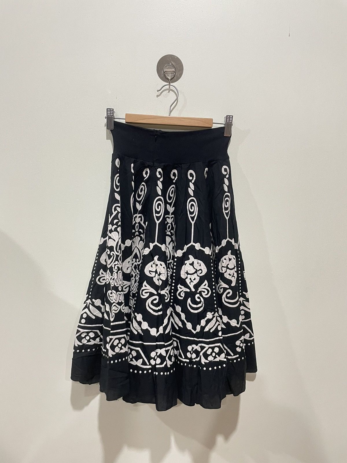 image of Agnes B. Floral Pattern Skirt in Black, Women's (Size 26)