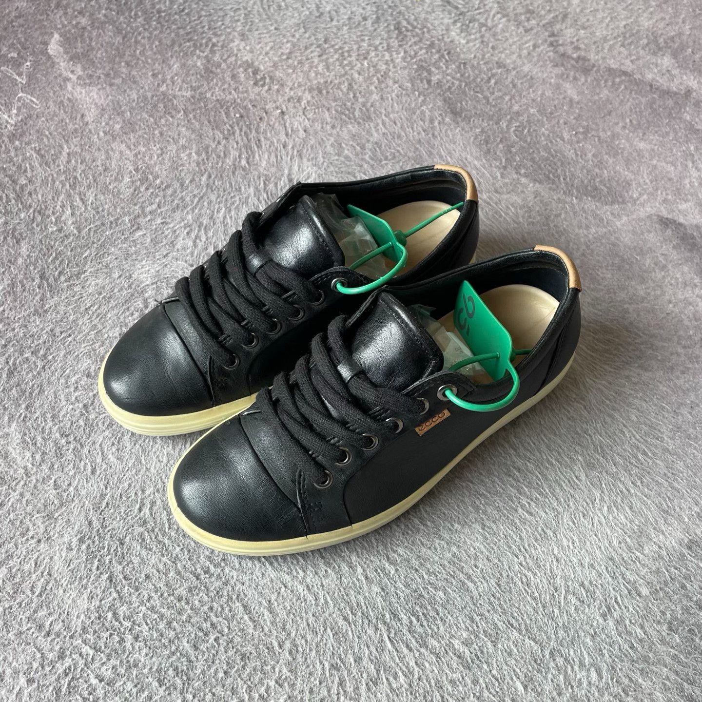 Ecco ECCO Black Lowtop Sneakers 36 Women Size US 6 / IT 36 - 1 Thumbnail