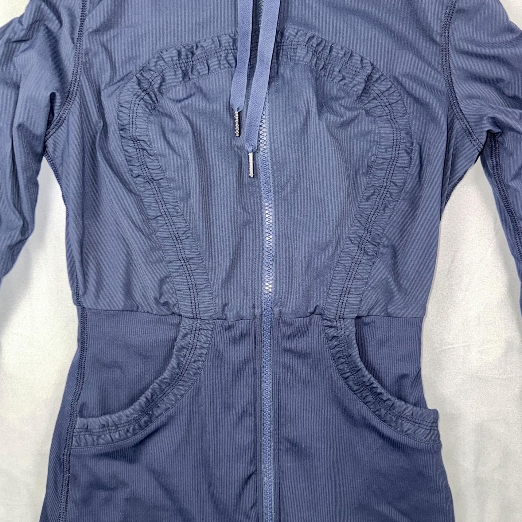 Lululemon Lululemon Hooded Jacket Midnight Navy Ruched Zip Full Zip Sleeve Thumbholes Lightweight Breathable Slim Fit Women 6 JACKET Size M / US 6-8 / IT 42-44 - 5 Thumbnail