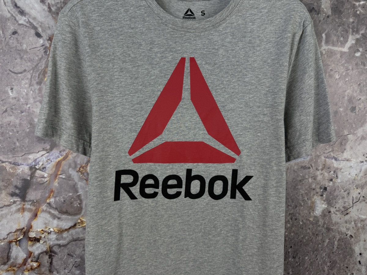 Reebok Men’s Reebok T-Shirt Gray Big Logo Streetwear Size Small Size US S / EU 44-46 / 1 - 3 Thumbnail