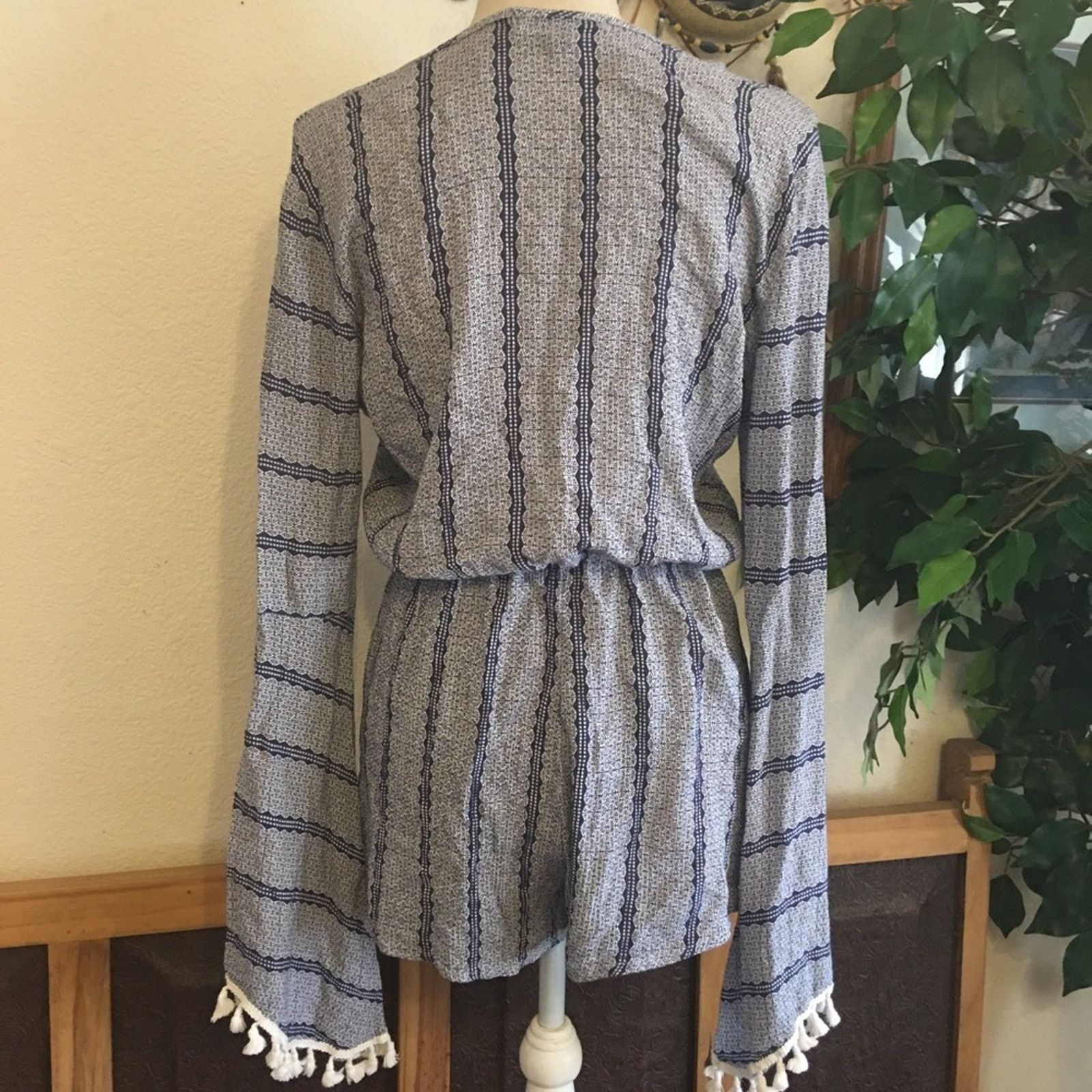 Designer Romeo & Juliet long sleeve tassel romper Size 34" / US 12 / IT 48 - 7 Thumbnail