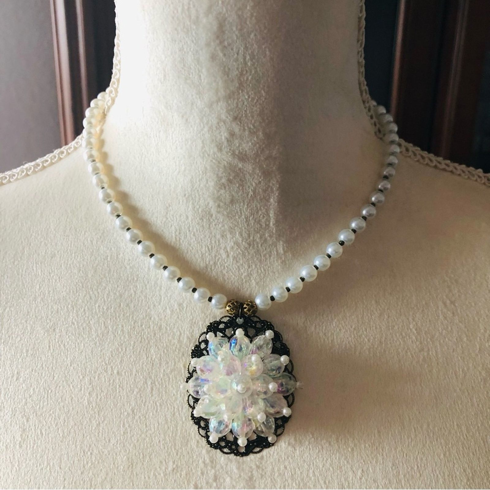 Handmade Handcrafted repurpose filigree pearl cluster Pearl necklace Size ONE SIZE - 2 Thumbnail