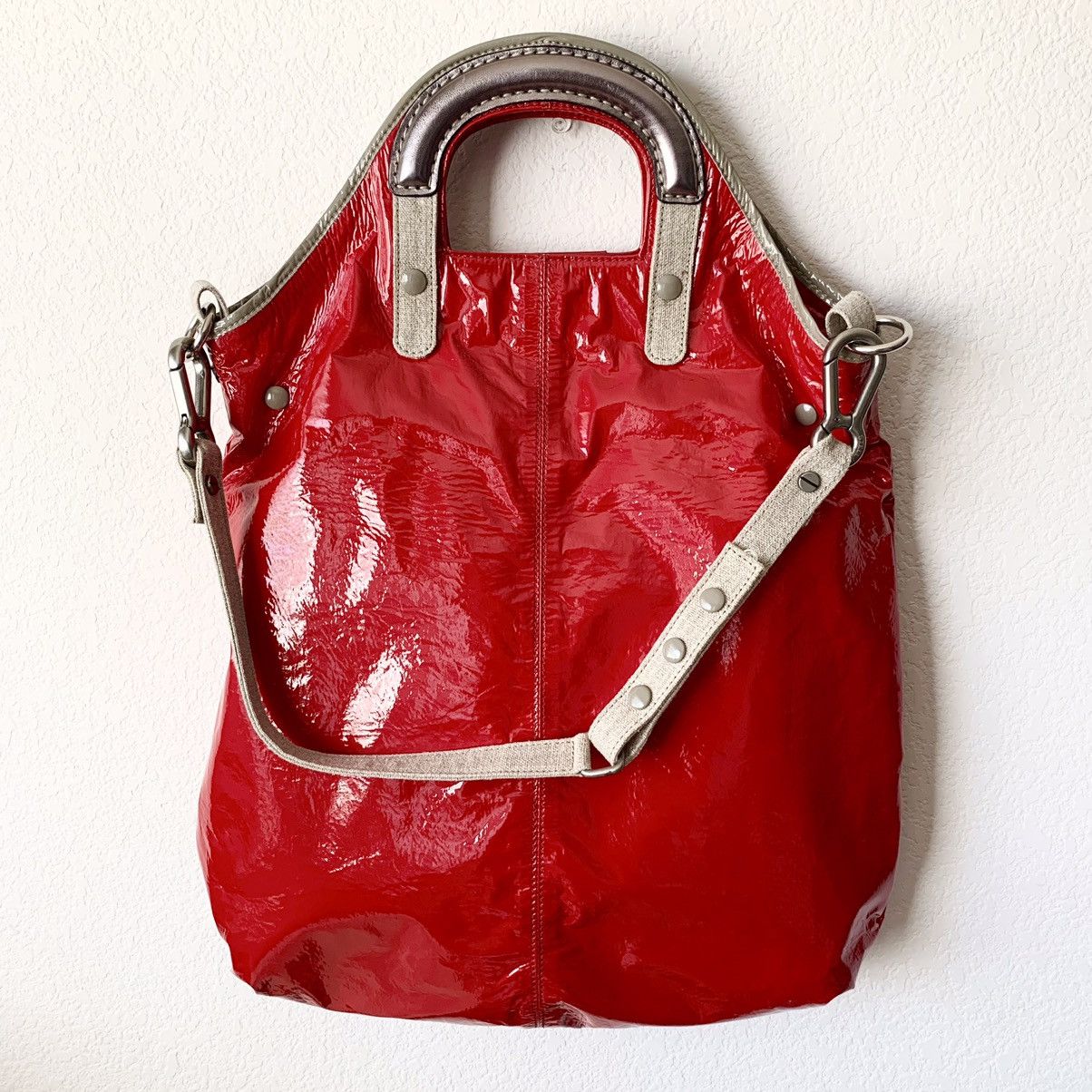 Stella McCartney Patent cherry red shiny tote bag Size ONE SIZE - 16 Thumbnail
