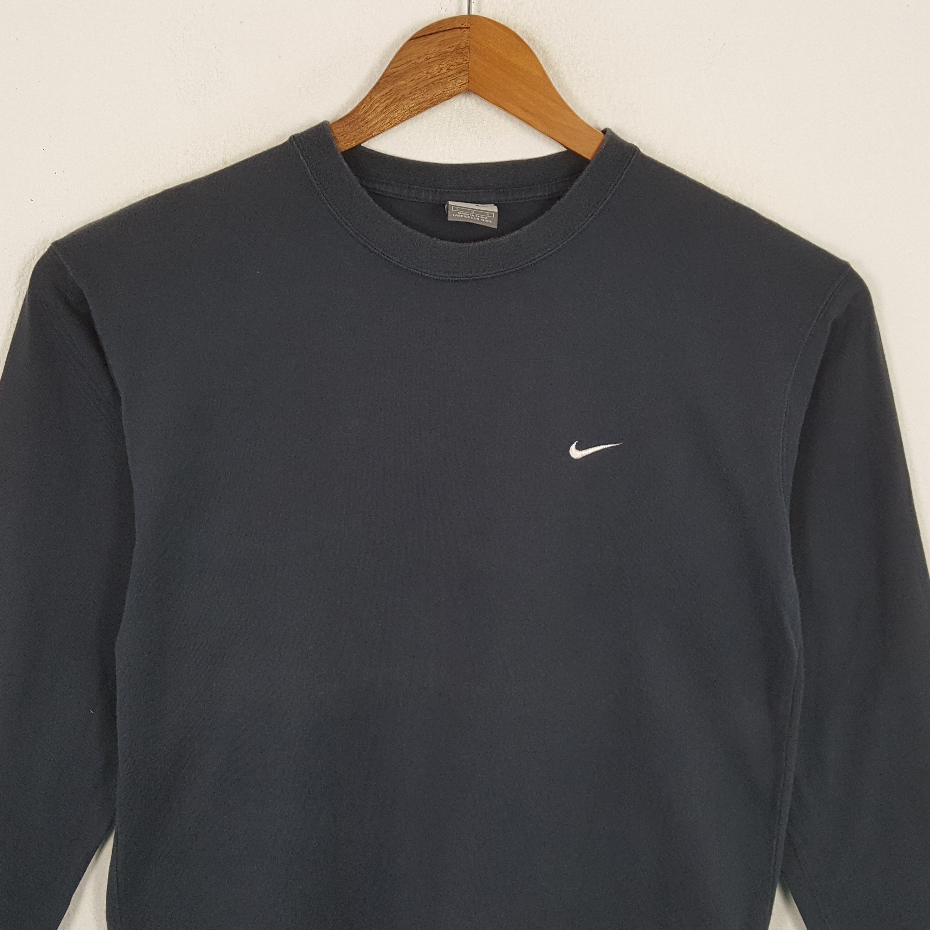 Nike × Vintage Vintage NIKE Small Swoosh Sportswear T-Shirts Size US M / EU 48-50 / 2 - 2 Thumbnail