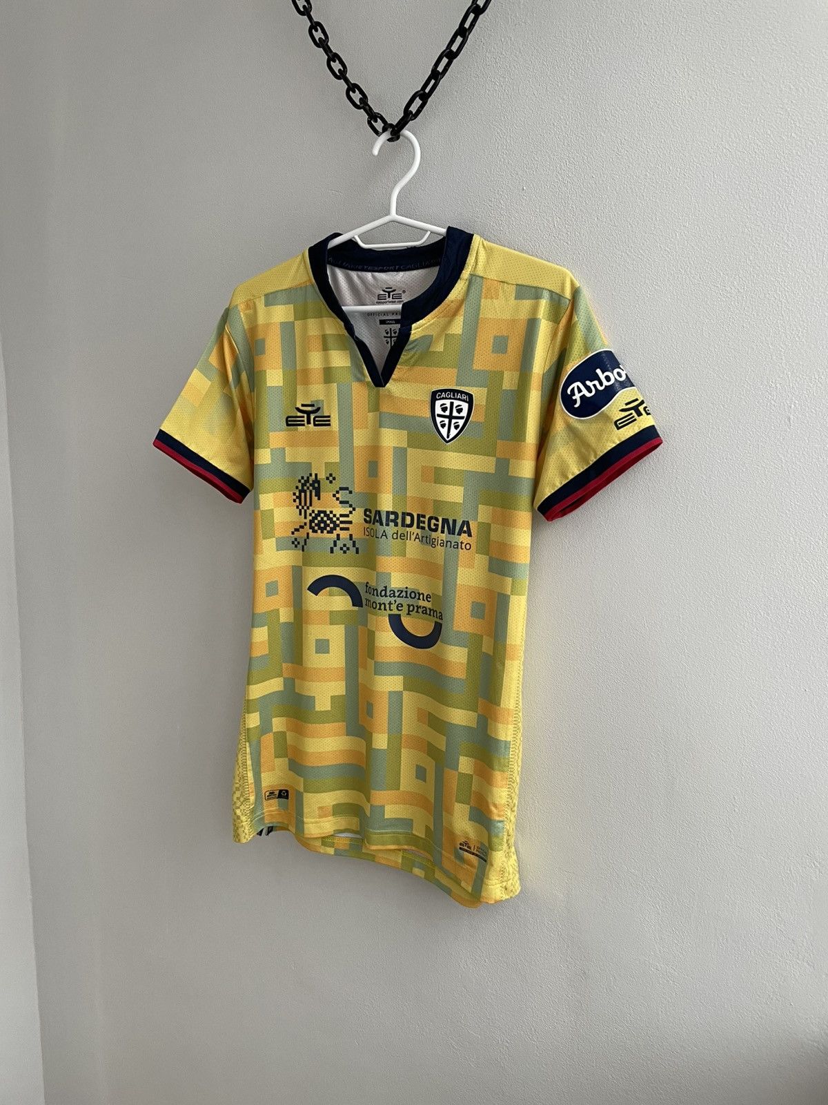 Vintage Cagliari Calcio 2022 2023 Third Football Soccer Jersey Shirt Size US S / EU 44-46 / 1 - 2 Thumbnail