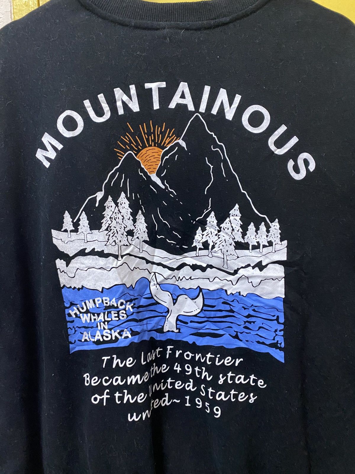 The Unbranded Brand Mountainous Sweatshirt Crewneck Black Colour Size US S / EU 44-46 / 1 - 4 Thumbnail