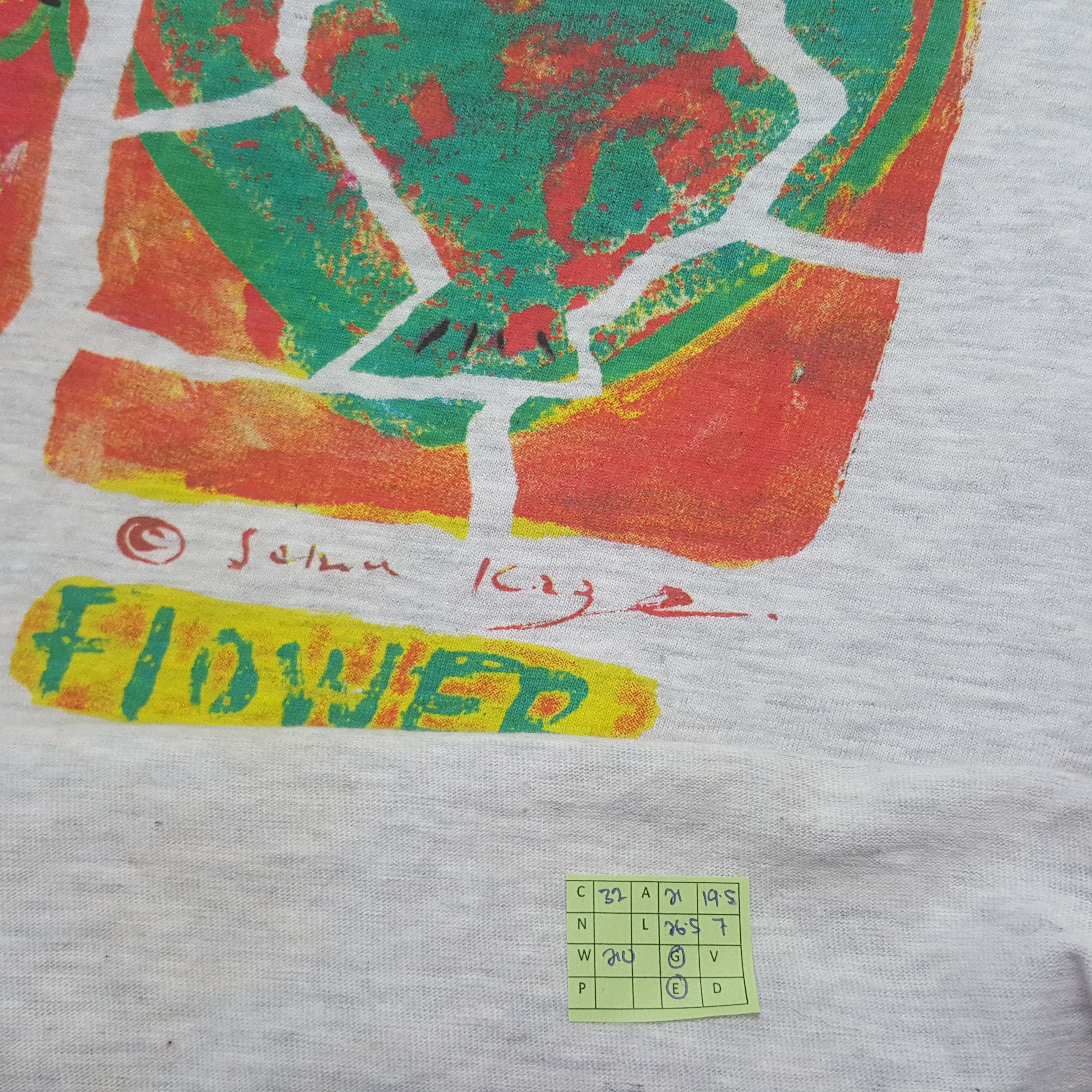 Vintage Vintage Heart Flower American Rock Band Tshirt 32 Size US S / EU 44-46 / 1 - 5 Thumbnail