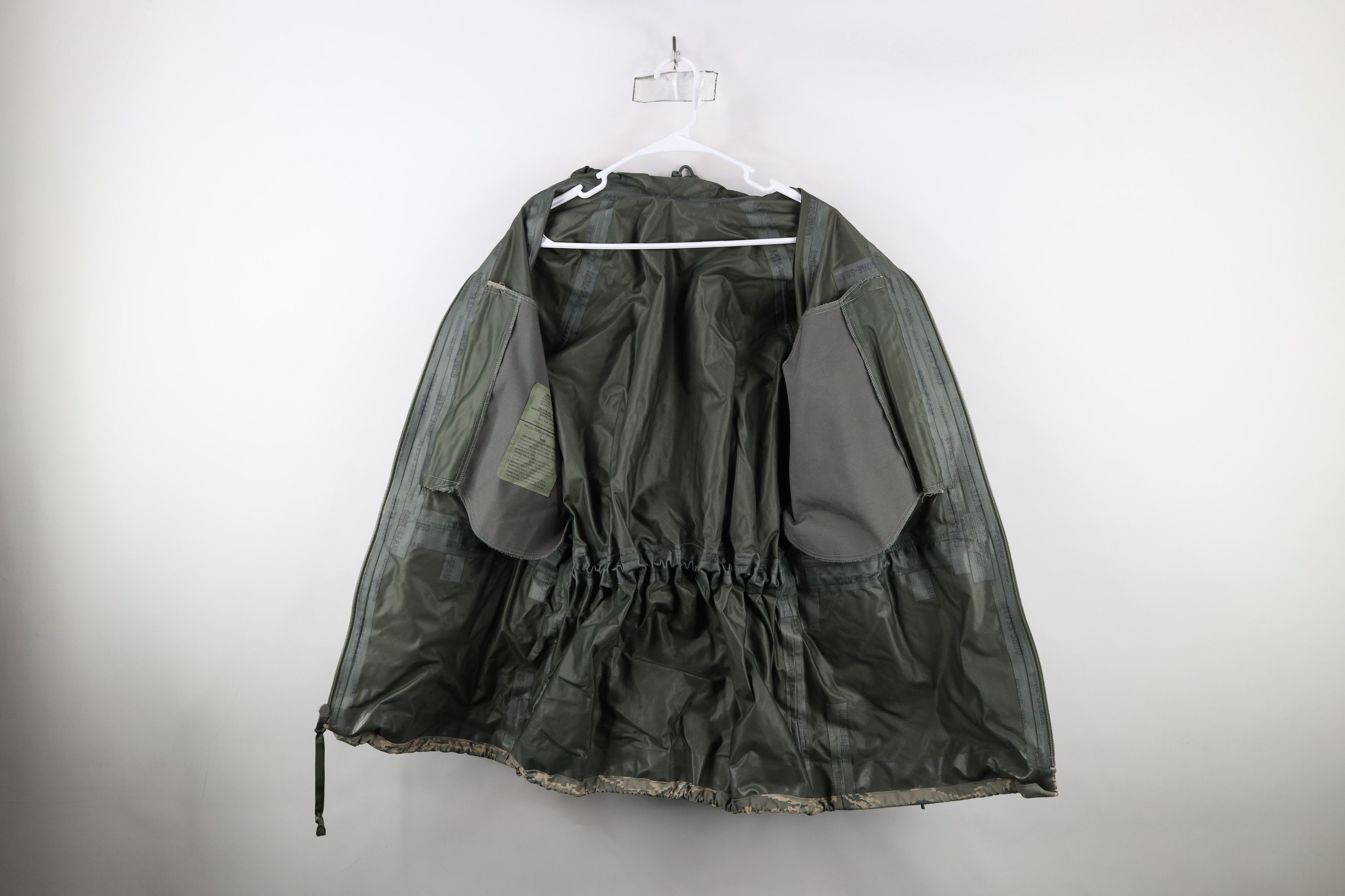 Vintage Vintage USGI Waterproof Tiger Stripe Camouflage Jacket USA Size US M / EU 48-50 / 2 - 10 Thumbnail