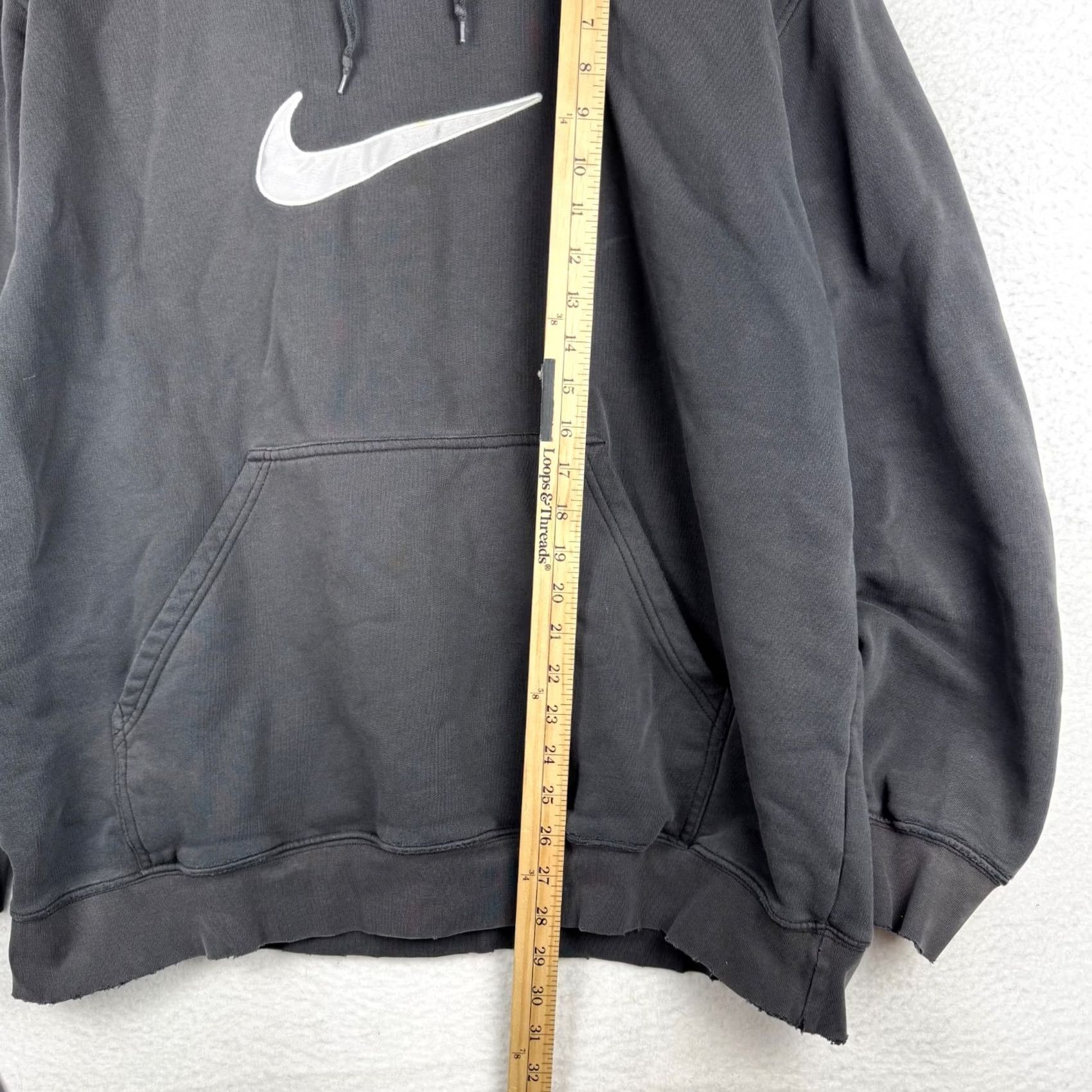 Nike VINTAGE Nike Mens 2XL Hoodies Hoodie Light Distress Gray Swoosh Logo Crew Neck Pullover Winter Fall Size US XXL / EU 58 / 5 - 6 Thumbnail