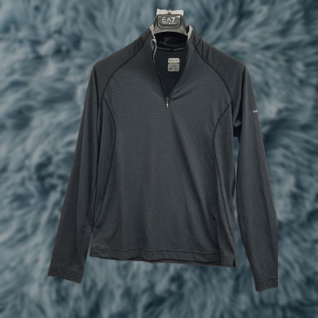 Vintage Columbia Shirt Womens Small Pullover 1/4 Zip Titanium Hiking Outdoor Black Gray 100% Polyester Mock Neck Zip Long Sleeve Activewear Casual Womens Size S / US 4 / IT 40 - 1 Thumbnail