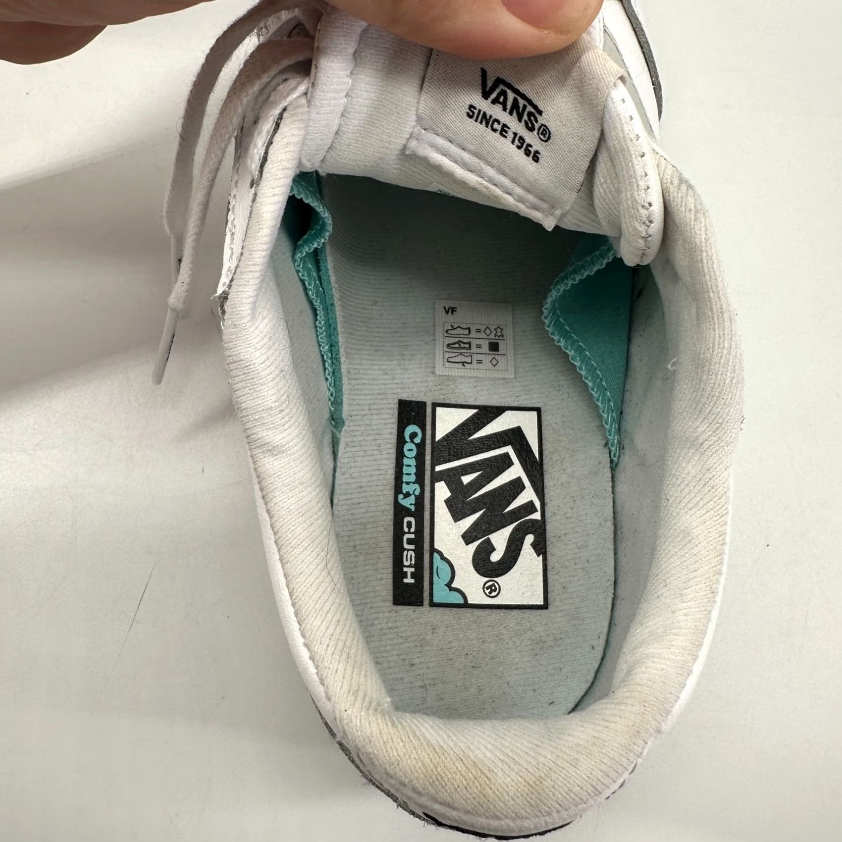 Vans Vans ComfyCush Sneaker Athletic White Unisex Adults 7.5 Lace Up Leather Shoes Size US 7 / EU 40 - 5 Thumbnail
