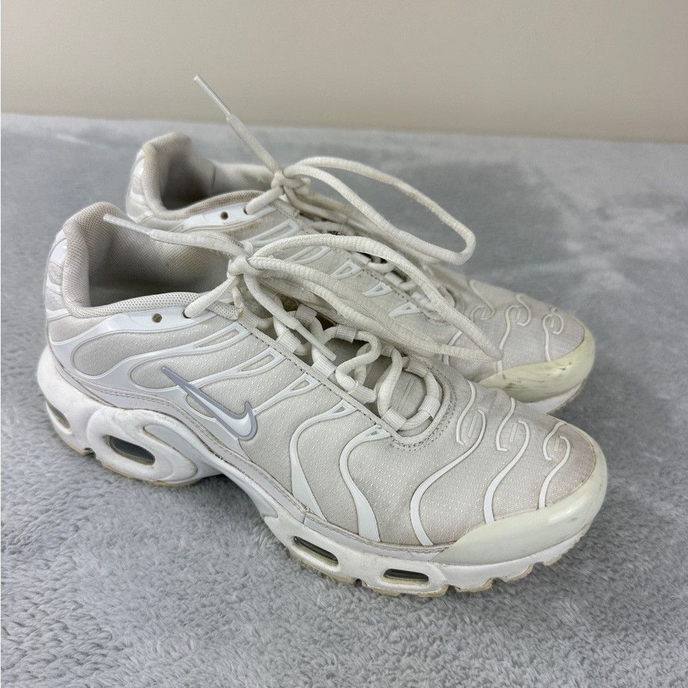 Nike Nike Air Max Plus White Metallic Silver (GS) Kids Size 5.5 Size US 5.5 / EU 38 - 1 Thumbnail