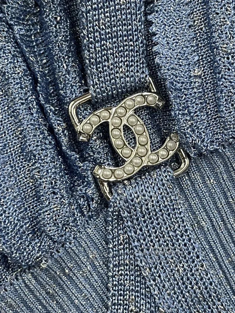 Chanel Chanel 23P blue rhinestone hanging neck backless knitted d Size S / US 4 / IT 40 - 5 Thumbnail