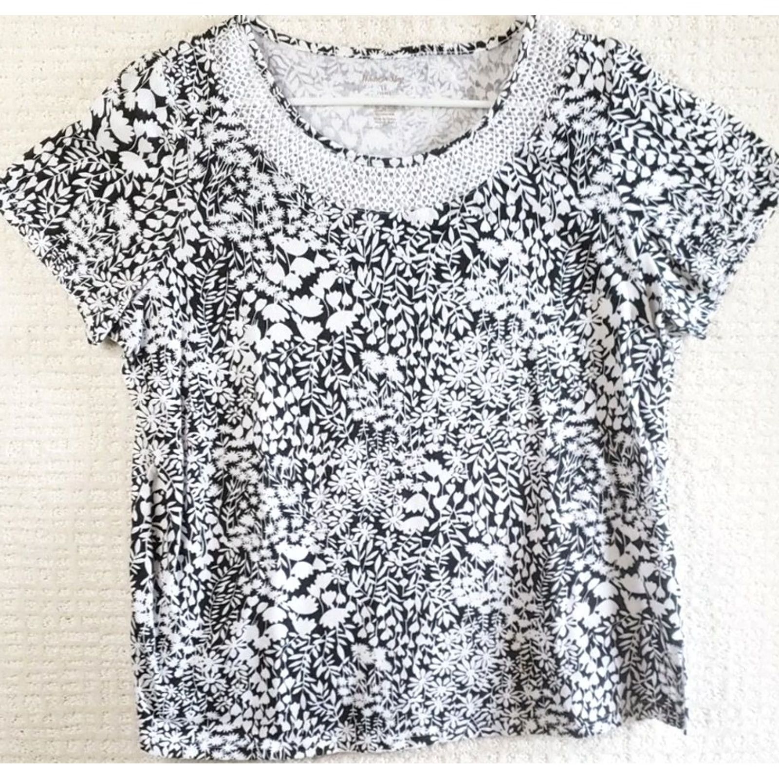 Vintage White Stag Women’s Blouse 1X Floral Round Crochet Neck Bell Sleeve Top Black White Shirt Ladies Tunic Summer Spring Fall Size XL / US 12-14 / IT 48-50 - 2 Thumbnail