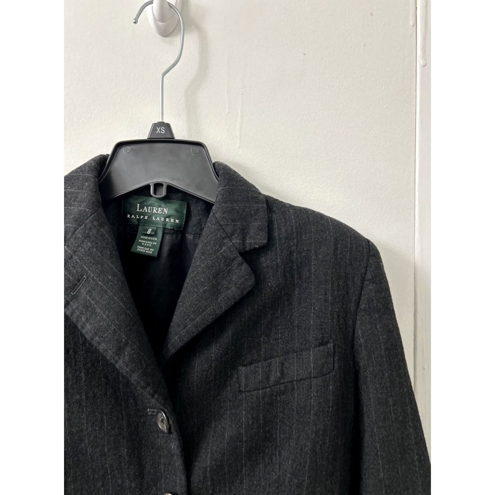 Ralph Lauren VINTAGE Lauren Ralph Lauren Blazer Womens 8 Black Worsted Wool Pinstripe Single-Breasted Three-Button Sleeve Tailored Business Casual Winter Fall Size M / US 6-8 / IT 42-44 - 5 Thumbnail