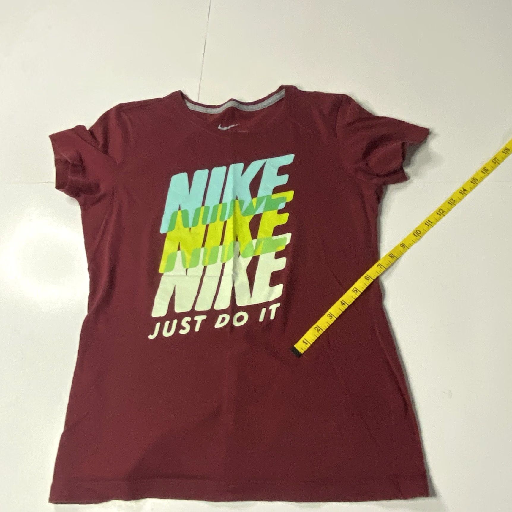 Nike Nike Dri-Fit Shirt Womens Slim Fit Short Sleeve Medium Red T-Shirt Breathable Lightweight Quick Dry Nike Dri-FIT Womens Regular Size L Size L / US 10 / IT 46 - 7 Thumbnail