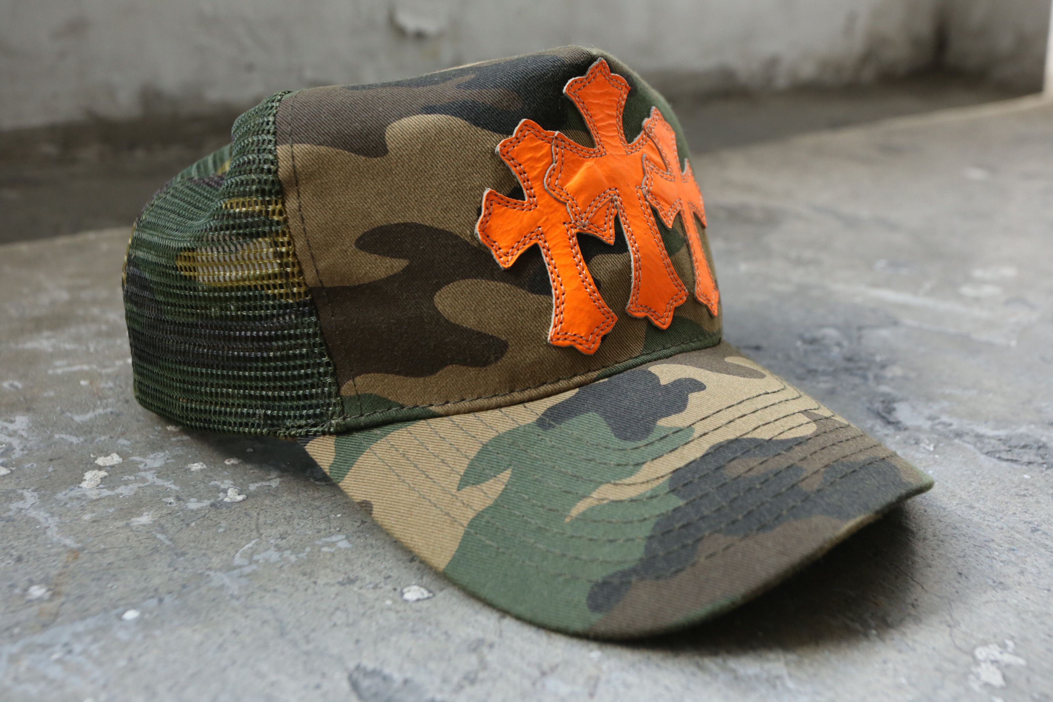 Chrome Hearts Chrome Hearts - Vintage - Cemetery Cross Camo Trucker Cap Size ONE SIZE - 1 Thumbnail