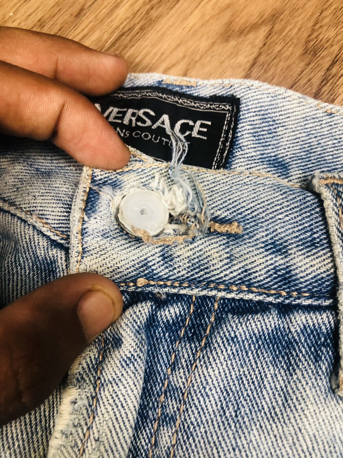 Versace 90s Versace Jeans Couture Straight Leg Denim Light Wash (38) Size US 34 / EU 50 - 8 Thumbnail