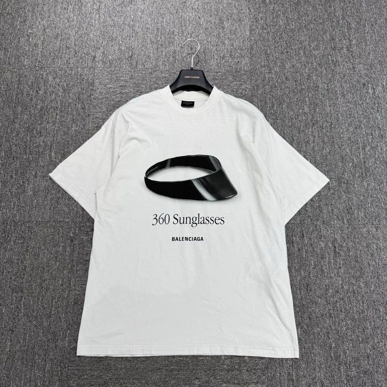 Balenciaga Balenciaga SS25 Printed Short Sleeve - dmc Size US XS / EU 42 / 0 - 1 Thumbnail