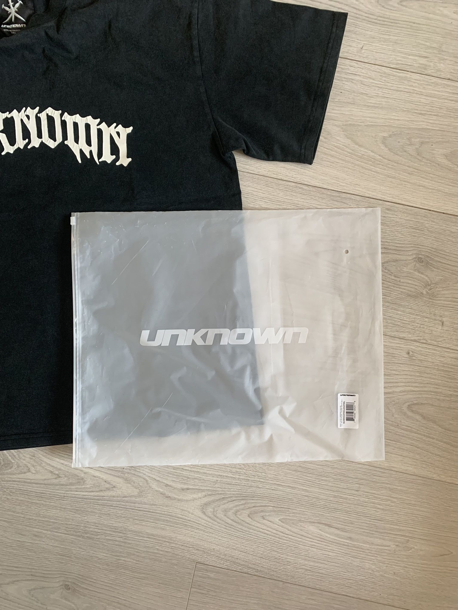 Unknown London Unknown London Gothic Unknown Logo Tee Size US L / EU 52-54 / 3 - 5 Thumbnail