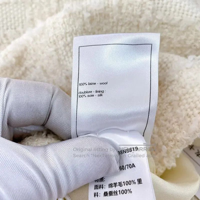 Chanel Chanel White Wool Midi Skirt . Size 23" - 8 Thumbnail