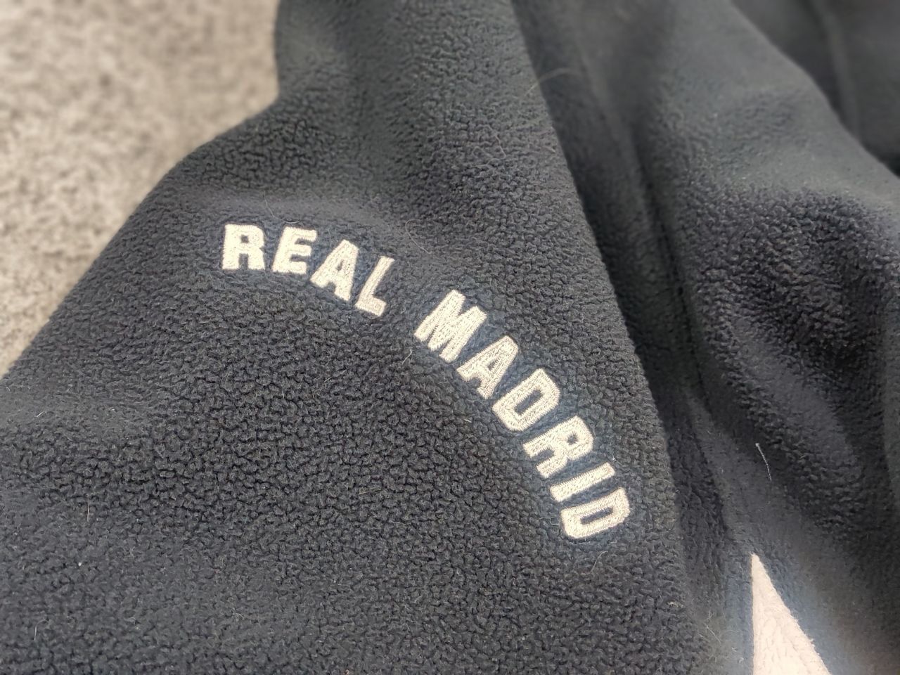 Adidas Vintage Adidas x Real Madrid Logo Zip Fleece Pullover Size US XL / EU 56 / 4 - 13 Thumbnail