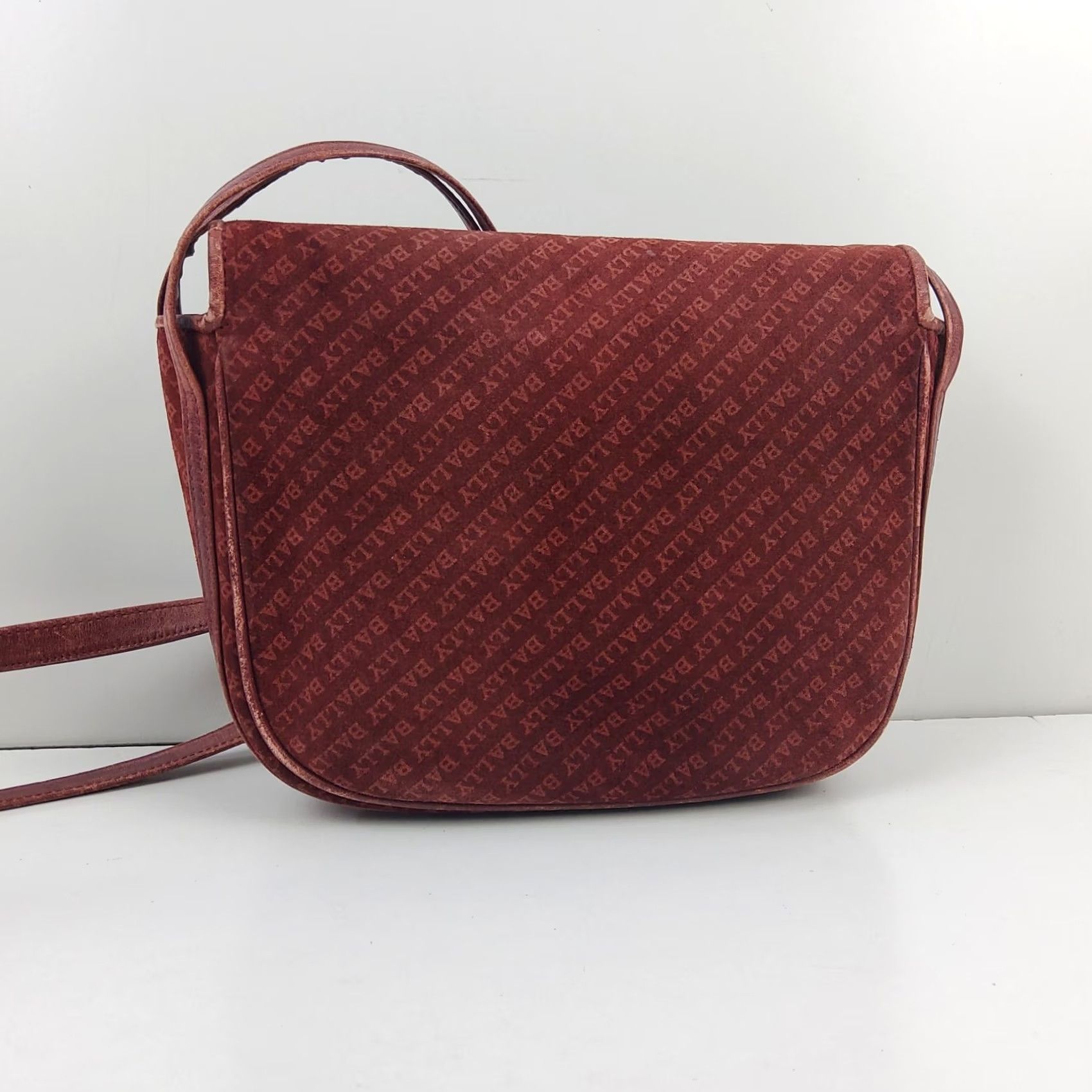 Bally VINTAGE Bally Signature Suede Shoulder Handbag Purse Bordeaux Women Small Bag Size ONE SIZE - 4 Thumbnail