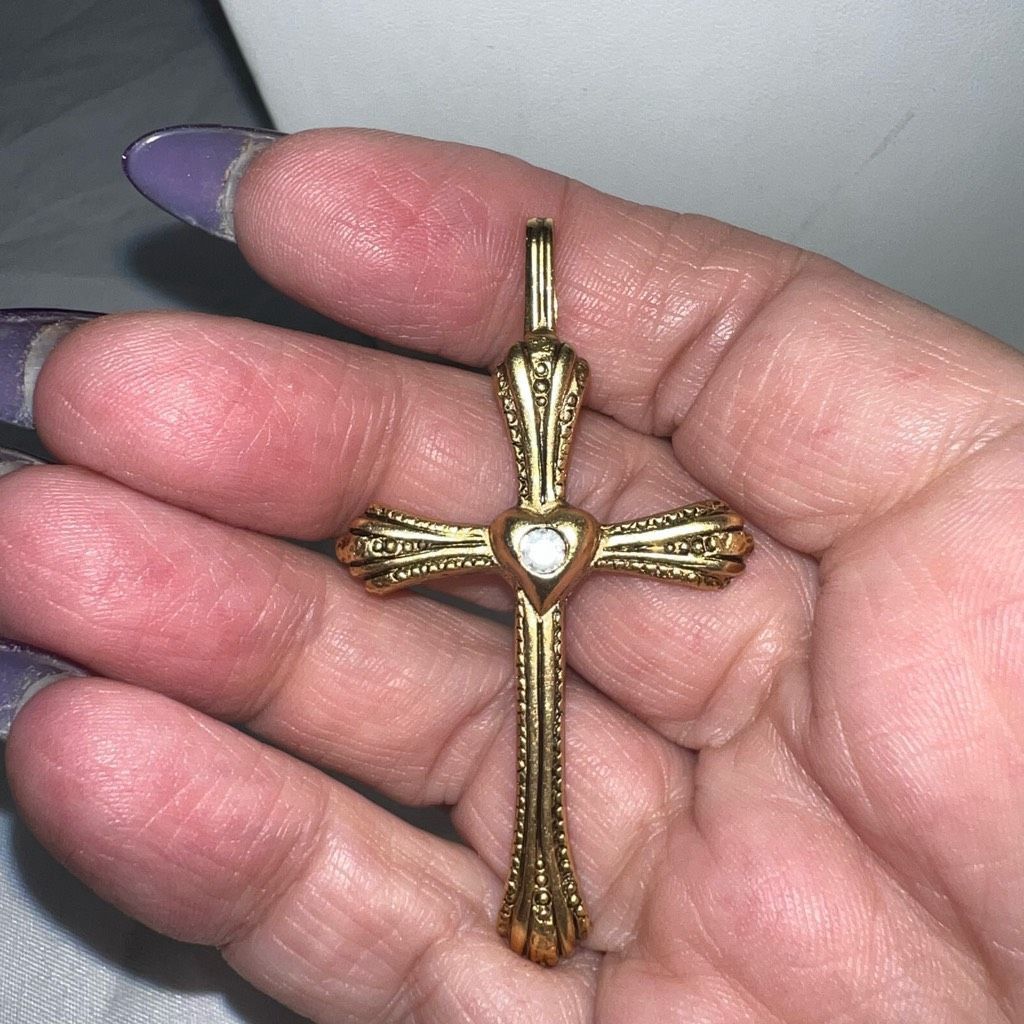 Vintage Vintage Gold Tone With Crystal in Center Cross Pendant Slide Size ONE SIZE - 2 Thumbnail