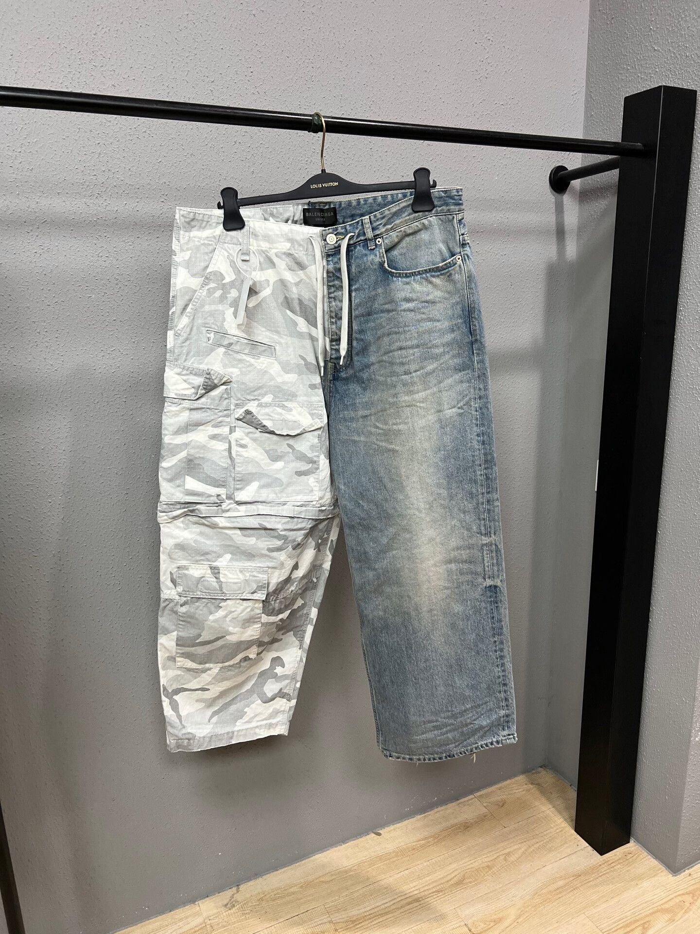 Balenciaga Balenciaga White Camo Patchwork Denim Pants Size US 26 / EU 42 - 1 Thumbnail