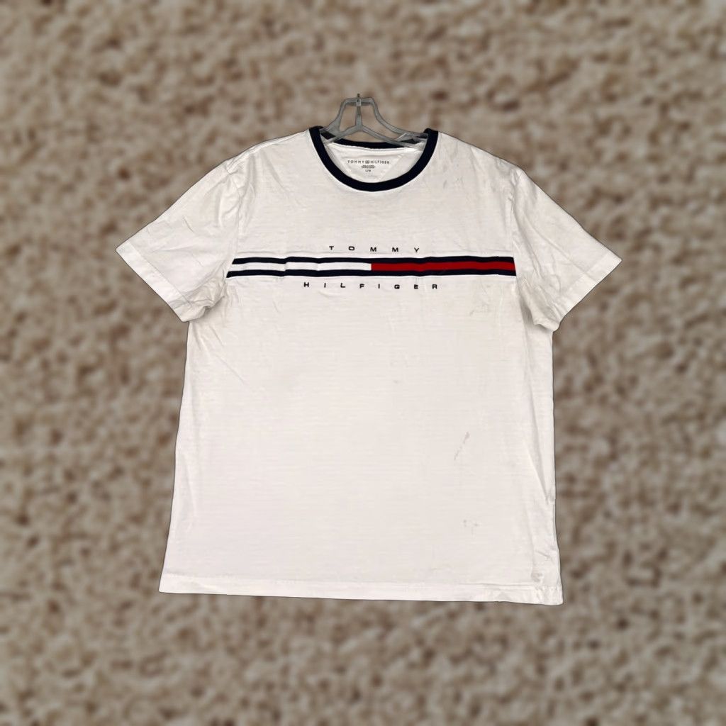 Tommy Hilfiger VINTAGE Tommy Hilfiger Shirt Adult Large White Crew Neck Short Sleeve 100% Cotton READ Size US L / EU 52-54 / 3 - 1 Thumbnail