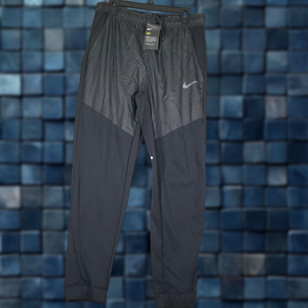Nike Nike Joggers Utility Core Fleece Black Training Pants Medium AJ7032-010 Athletic Size US 31 - 1 Thumbnail