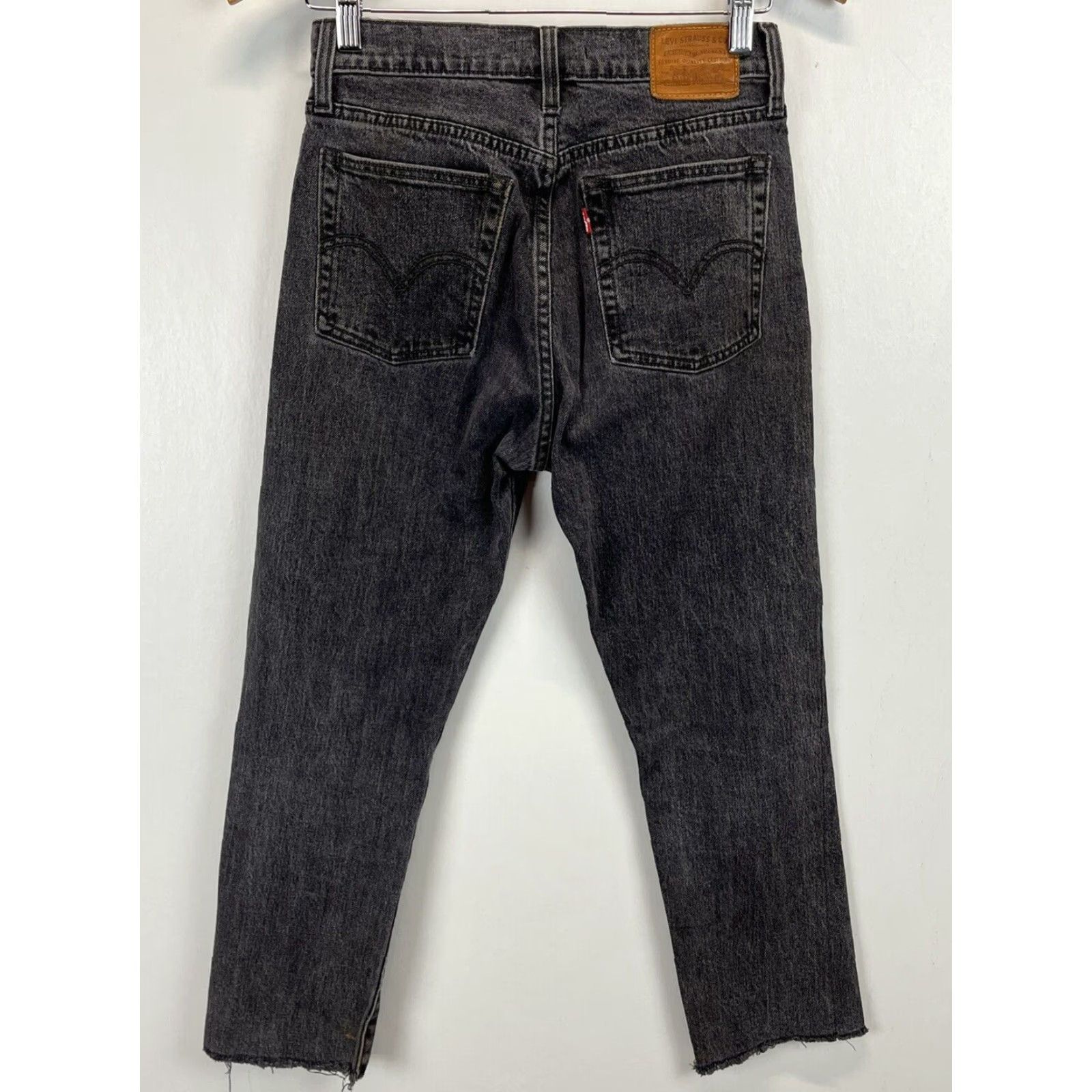 Levi's Womens Levis Wedgie Straight Jeans Sz 27 VGUC Raw Hem Button Fly Size 27" / US 4 / IT 40 - 2 Thumbnail