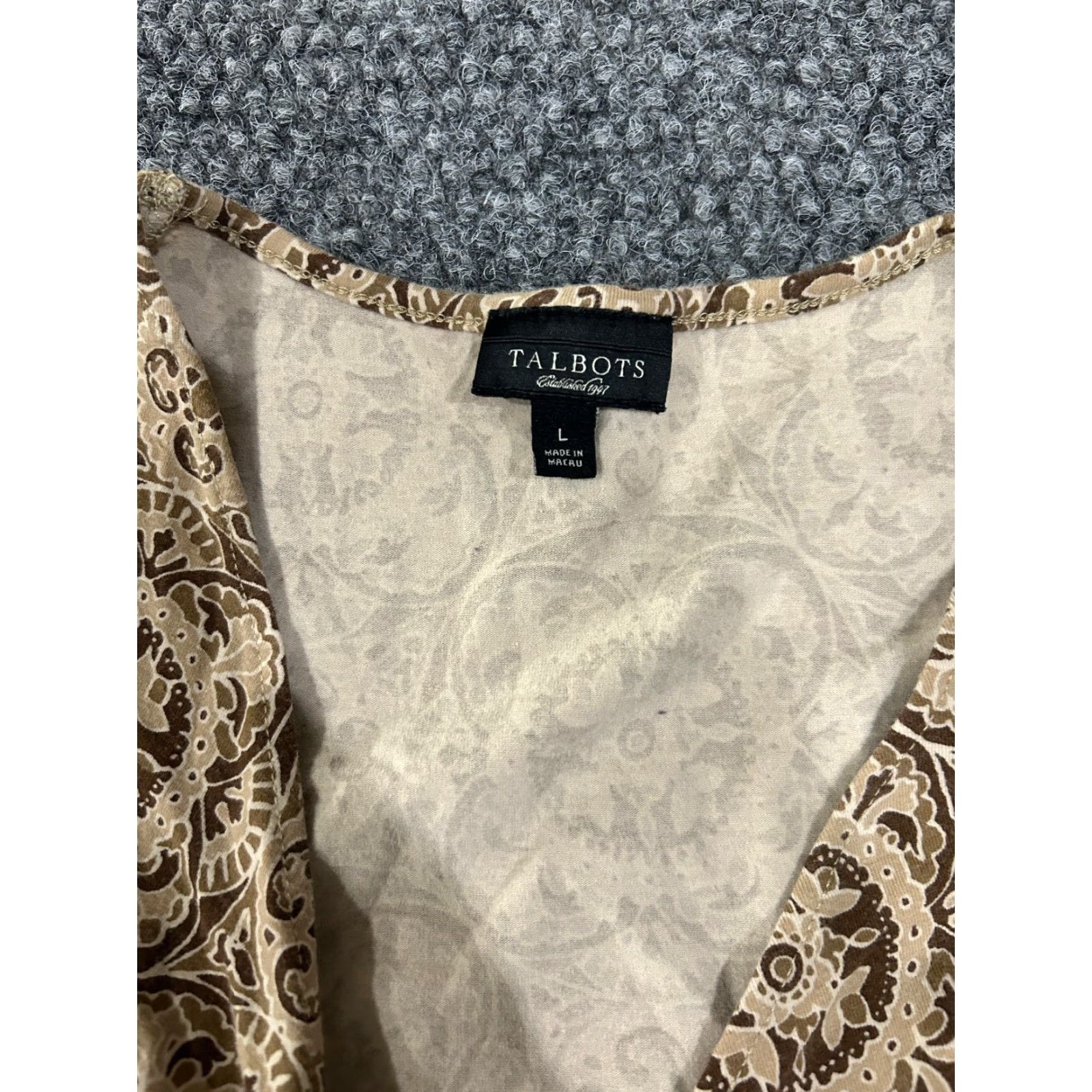 Talbots Talbots Blouse Shirt Womens L Tan Brown Medallion Boho V-Neck Stretch Long Sleeve Knit Cotton Spandex Solid Regular Basic Casual Vintage No Size L / US 10 / IT 46 - 3 Thumbnail
