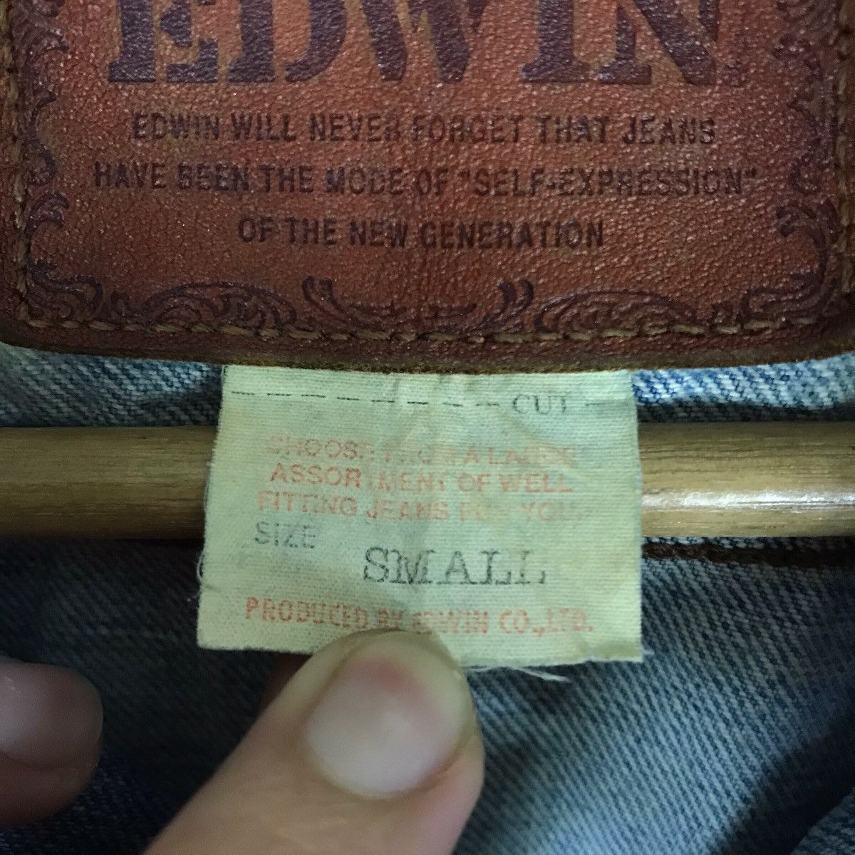 Edwin Vintage Edwin Disstressed Stains Denim Trucker Jacket Size US S / EU 44-46 / 1 - 9 Thumbnail