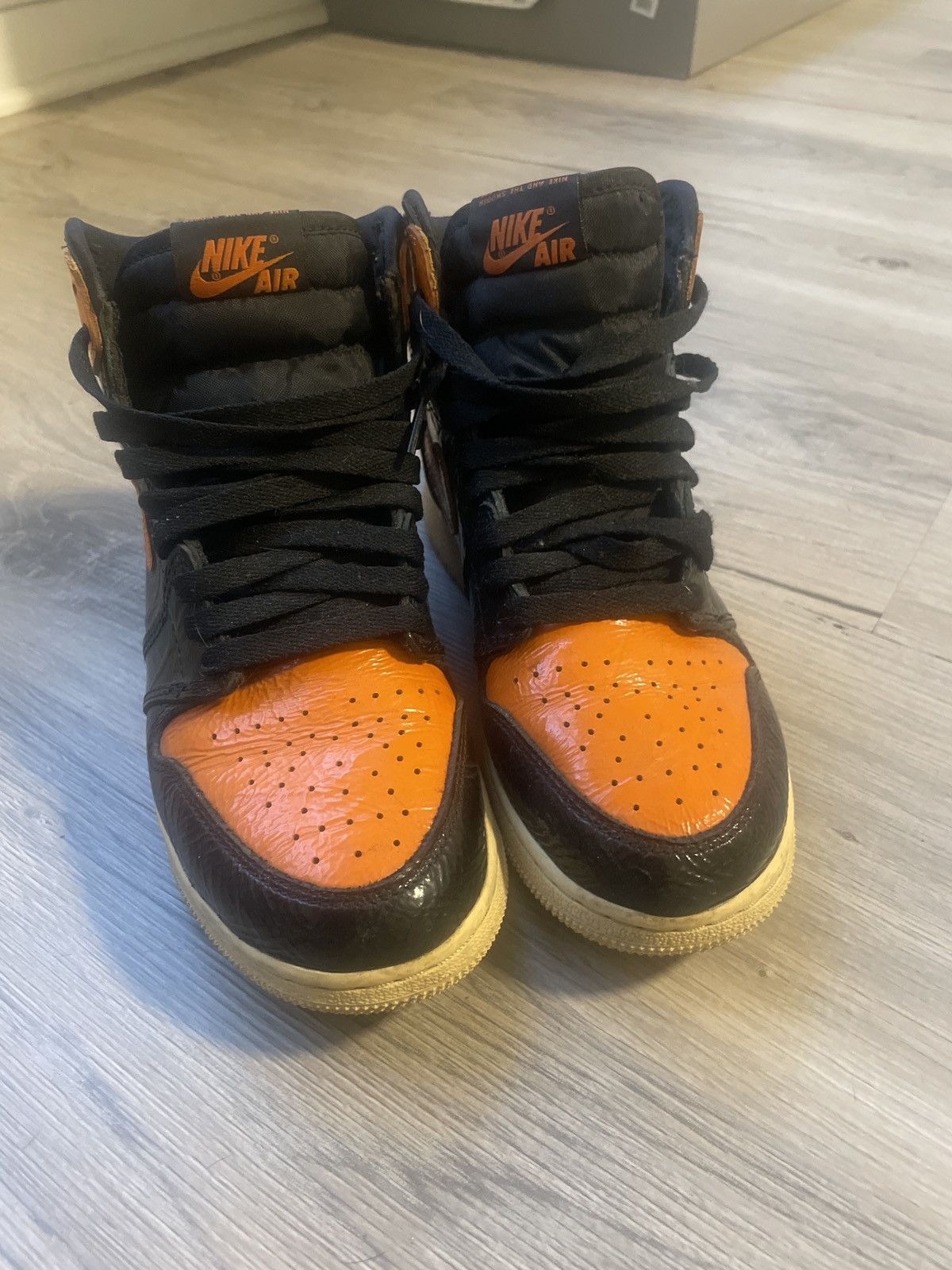 Jordan Brand Air Jordan 1 Retro High OG 'Shattered Backboard 3.0' Size US 6 / EU 39 - 1 Thumbnail