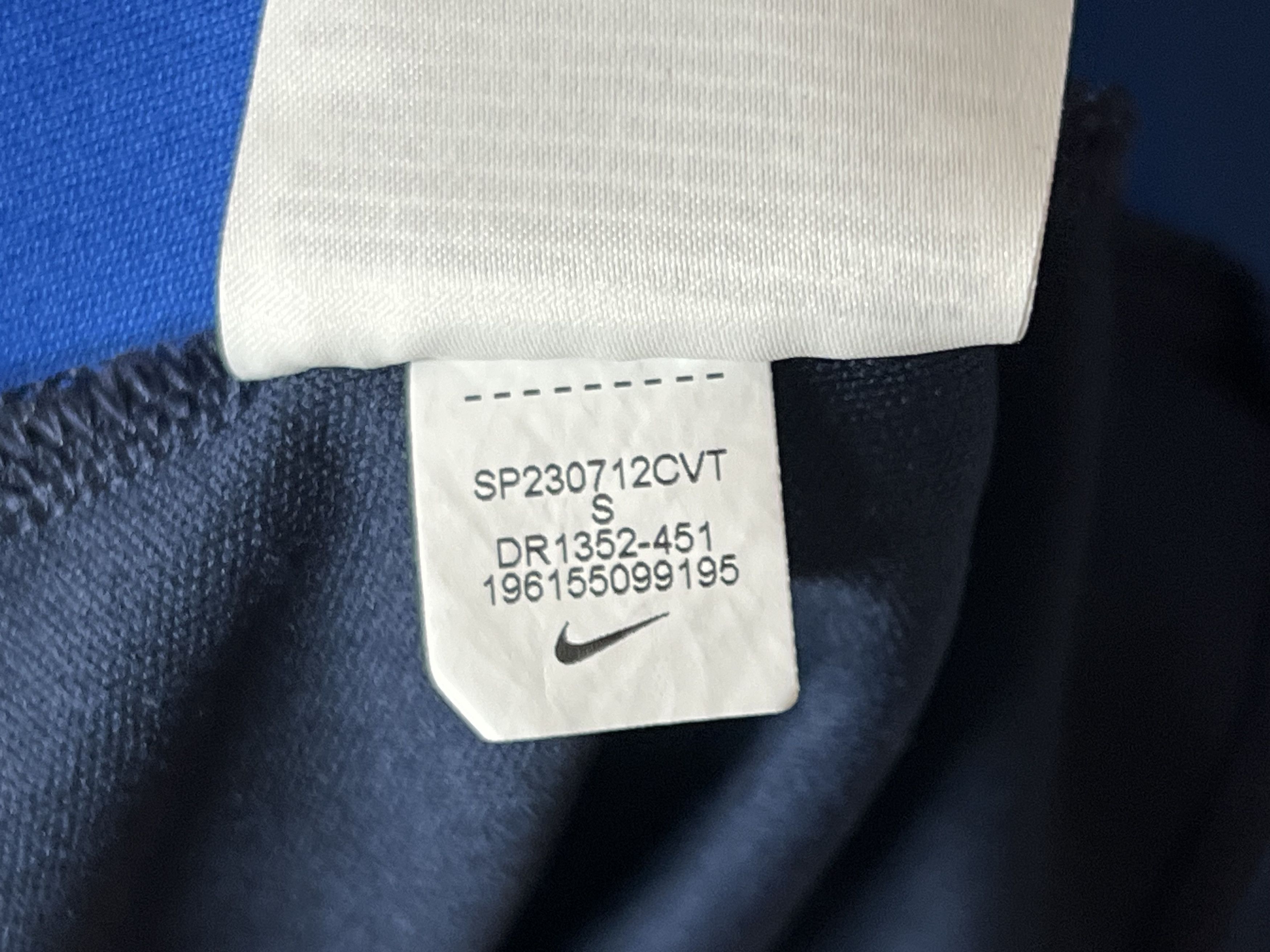 Nike FC ZURICH 2023 2024 TRAINING FOOTBALL SHIRT SOCCER JERSE Size US S / EU 44-46 / 1 - 7 Thumbnail
