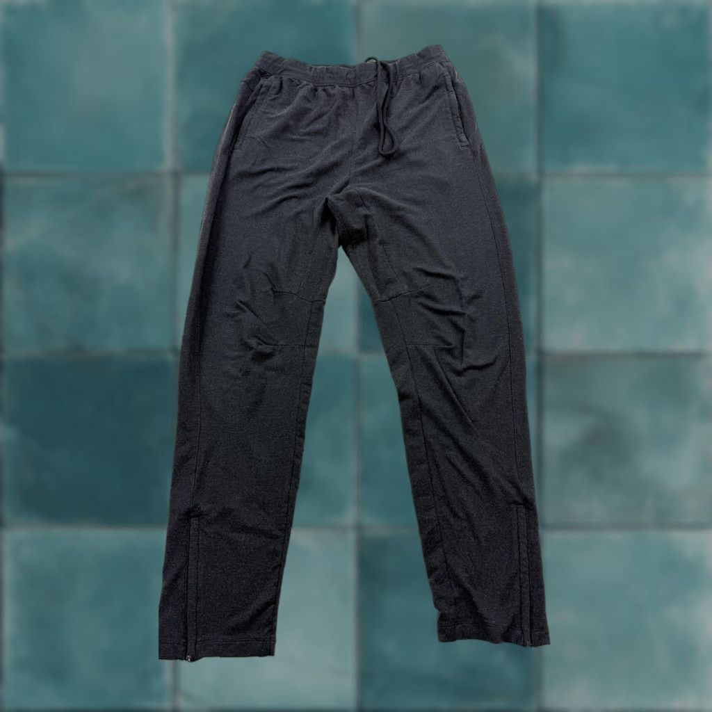 Adidas Adidas Pants Mens Large Black AEROREADY Tapered Joggers Athletic Drawstring Pockets Moisture Wicking Lightweight Size US 33 - 1 Thumbnail