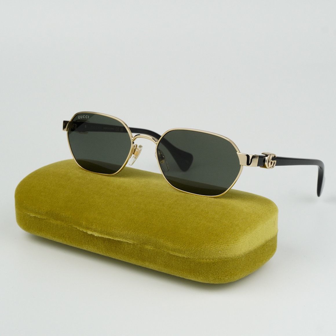 Gucci NEW Gucci GG1593S 001 Gold Grey Geometric Unisex Sunglasses Size ONE SIZE - 1 Thumbnail